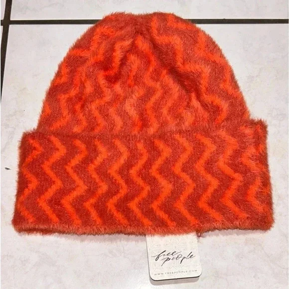 Free People Raspberry Combo Beanie. Fuzzy Warm Designer. Brand new with Tags. - Picture 4 of 7